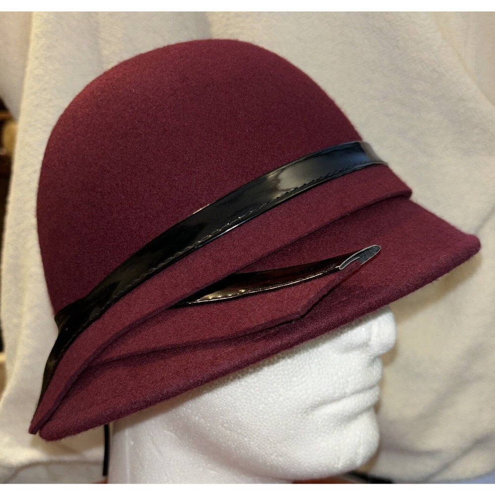 Woman's‎ Giovannio New York Felted Maroon Wool Contemporary Cloche Hat